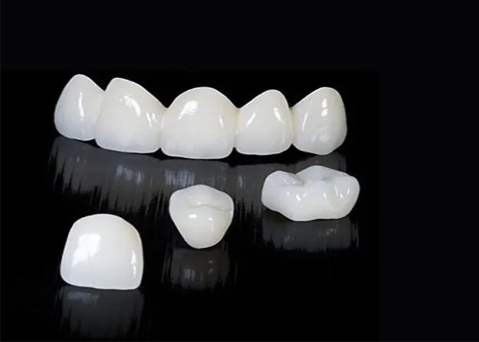 Đài làm từ Zirconia thông suốt với độ bền cao chống vết bẩn từ phòng thí nghiệm nha khoa Trung Quốc